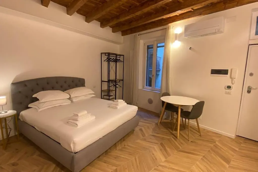 Apartment Brera Eleven Suite Deluxe Milan